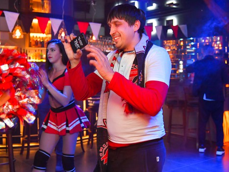 Хоккейная вечеринка в баре Svoи