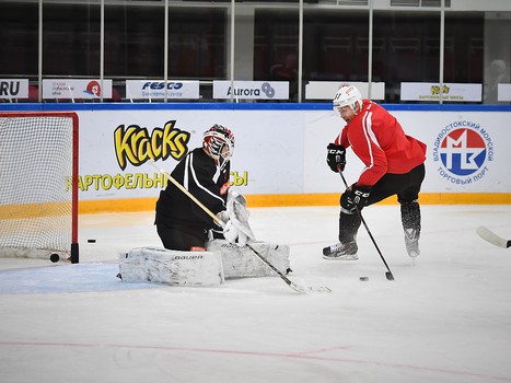 Тренировка "Авангарда" во Владивостоке перед матчем с "Адмиралом"