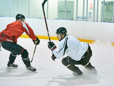 Тренировка "Авангарда" перед первым матчем на сборе