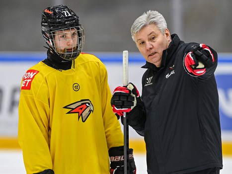 Глеб Трикозов и Михаил Гуляев тренируются с «Авангардом»