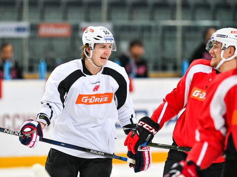 Тренировка "Авангарда" перед отправлением в Магнитогорск