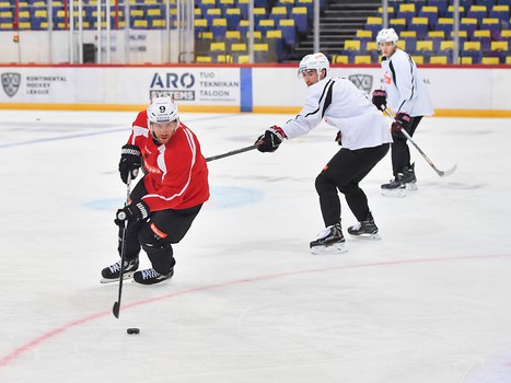 "Авангард" готовится к матчу с "Йокеритом"