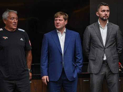 Первая ледовая тренировка «Авангарда»