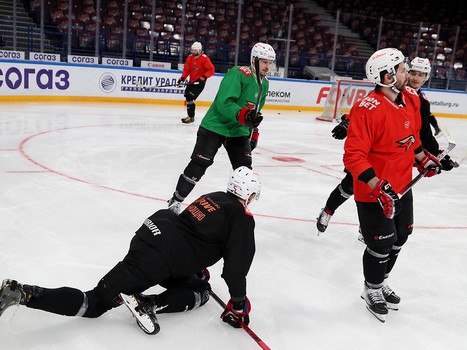 Тренировка «Авангарда» перед шестым матчем серии с «Металлургом»