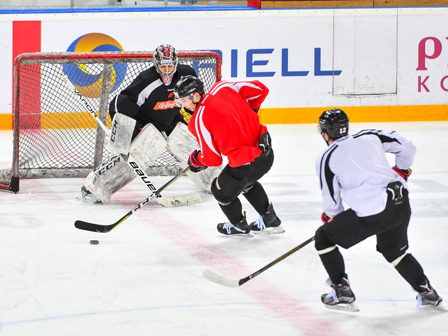 "Авангард" возобновил тренировки