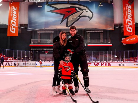 Семейные катания «Авангарда» перед Новым годом