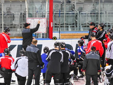 Открытая тренировка "Авангарда" для СМИ