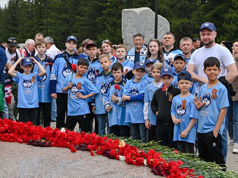 Возложение цветов в Парке Победы