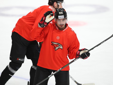 Первая тренировка Наиля Якупова в «Авангарде»