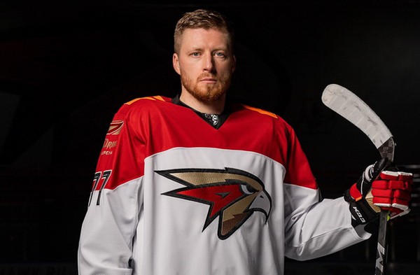 Антон Белов вышел на второе место по количеству передач за «Авангард» среди защитников в КХЛ