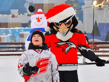 Выходные с «Авангардом» на городском катке на Бударина