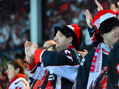 Наша атмосфера. Как поддерживали "Авангард" в сибирском дерби