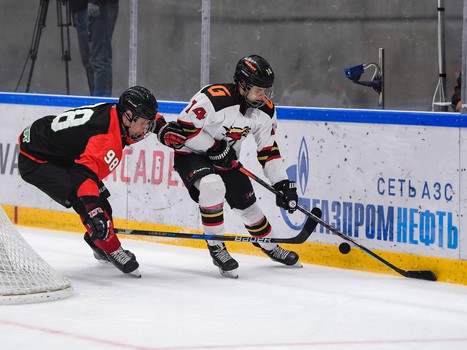 Пятый игровой день финала Первенства ЮХЛ в Омске