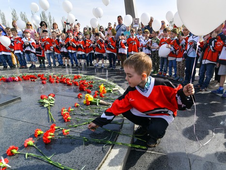 Юные «ястребы» почтили память воинов в День Победы