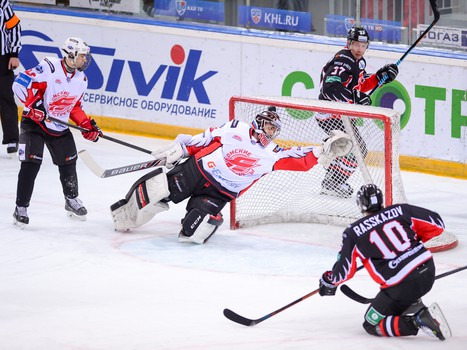 10.04.2015 "Авангард" - "Омские Ястребы" 5:4