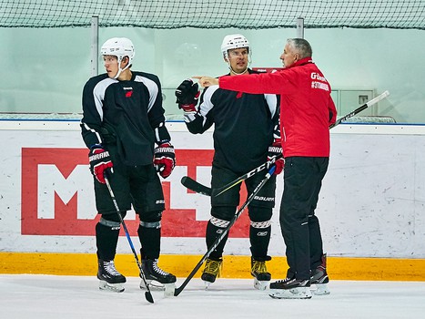 Тренировка "Авангарда" перед отъездом в Челябинск