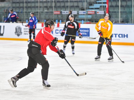 Открытая тренировка "Авангарда" для СМИ