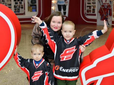 Наша атмосфера. Как поддерживали "Авангард" в сибирском дерби