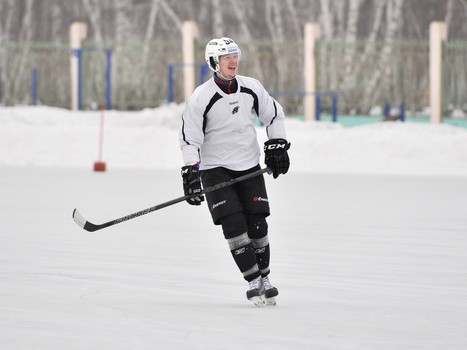 Тренировка "Авангарда" на открытом льду