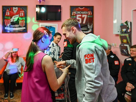 «Авангард» в гостях у детей из ОДКБ