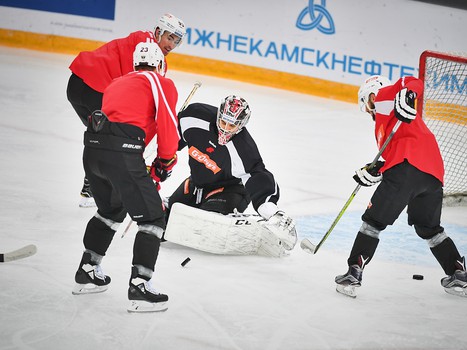 Раскатка "Авангарда" перед выездным матчем с "Нефтехимиком"