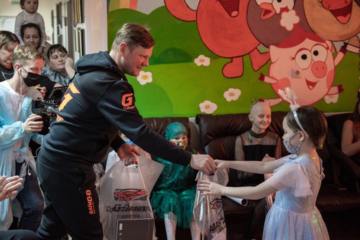 «Авангард» в гостях у гематологического отделения ОДКБ