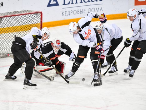 Тренировка "Авангарда" перед отправлением в Магнитогорск