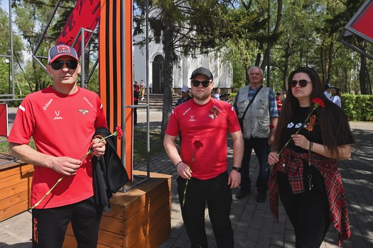 Возложение цветов в Парке Победы
