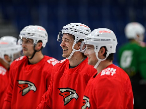 Раскатка «Авангарда» перед матчем в Уфе