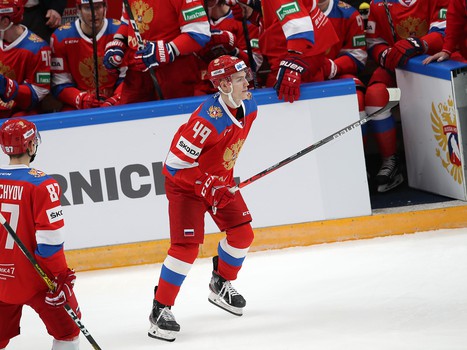 Семёнов и Войнов в матче сборной России против Швеции на Кубке 1 канала