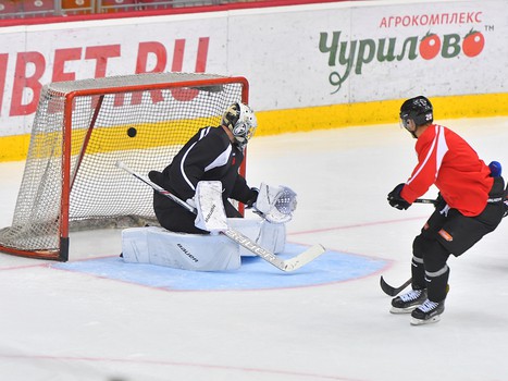 Раскатка "Авангарда" перед матчем с "Трактором" на турнире в Челябинске