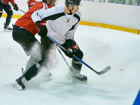 Тренировка "Авангарда" перед первым матчем на сборе