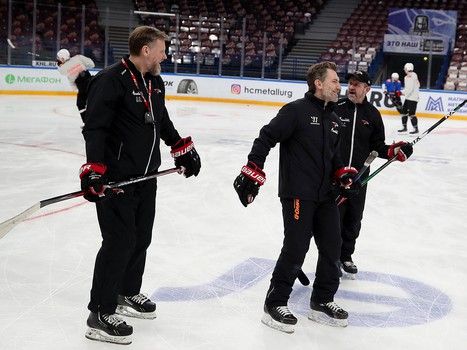 Тренировка «Авангарда» перед шестым матчем серии с «Металлургом»