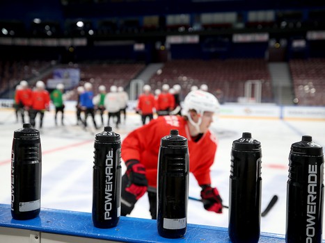 Тренировка «Авангарда» перед шестым матчем серии с «Металлургом»