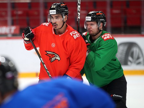 Первая тренировка Наиля Якупова в «Авангарде»