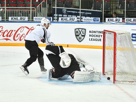 Раскатка "Авангарда" перед выездным матчем в Риге