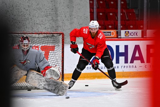 Раскатка «Авангарда» перед матчем в Челябинске
