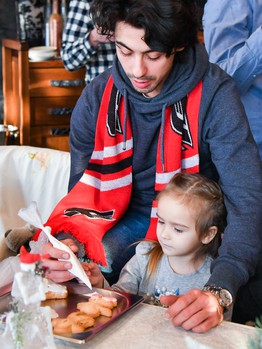 Подарки команде от Клуба юного болельщика "Авангарда"