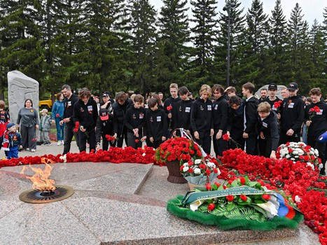Возложение цветов в Парке Победы