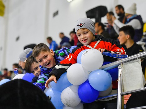 Ветераны «Авангарда» - сборная Ночной хоккейной лиги 8:4