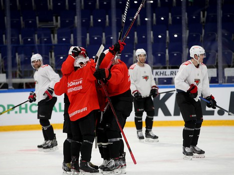 Тренировка «Авангарда» перед матчем в Уфе