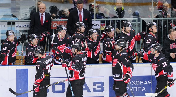Рождественская победа. Итоги матча "Авангард" - "Автомобилист" (3:0): видео + инфографика