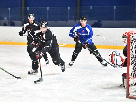 Раскатка "Авангарда" в Хомутове перед матчем с "Автомобилистом"