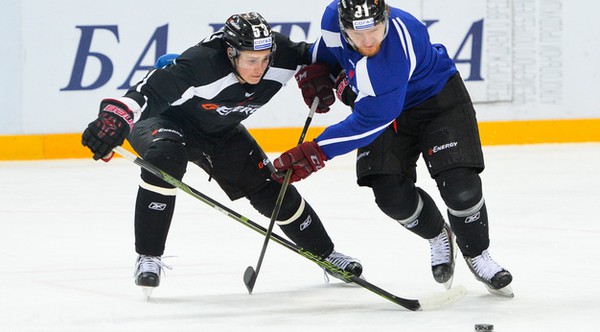 "Это будет настоящий хоккей, настоящая битва!" Состоялась открытая тренировка "Авангарда" для СМИ