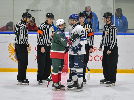Полуфиналы и матчи за 5-8 места Первенства ЮХЛ в Омске