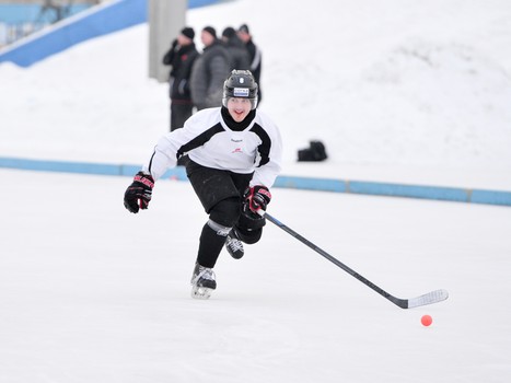 Тренировка "Авангарда" на открытом льду