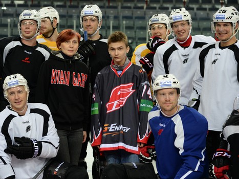 Мечты сбываются! Победитель аукциона на фестивале "Территория Авангарда" сфотографировался с командой