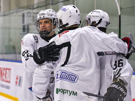 Четвертьфиналы Первенства ЮХЛ в Омске