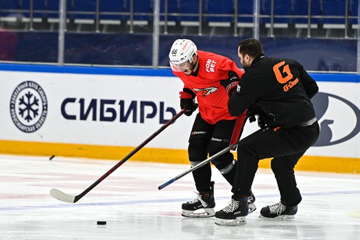 Тренировка «Авангарда» перед матчем в Новосибирске