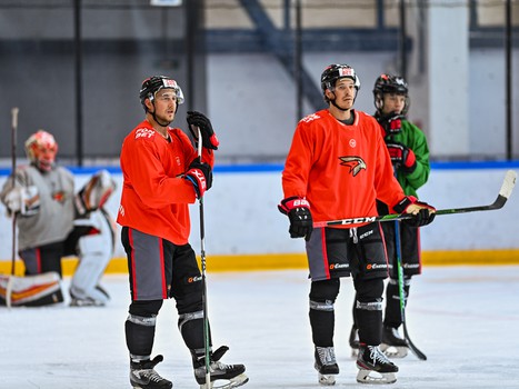 Тренировка «Авангарда» перед отправлением на турнир в Сочи